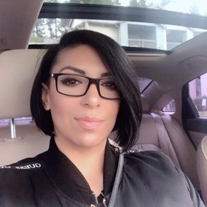 Meet your Posher, Alma